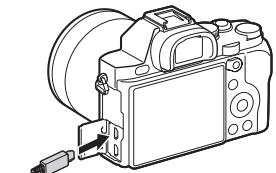 SONY ALPHA 7 - Kytke camera verkkolaitteeseen (mukana) micro USB - kaapelilla (mukana) ja kytke sitten verkkolaite pistorasian. - 2