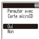 OLYMPUS WS-833 - Insertion d'une carte microSD - 4