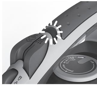 ELECTROLUX 4SAFETY - Garu lygintuvo pripildymas vandeniu. - 1