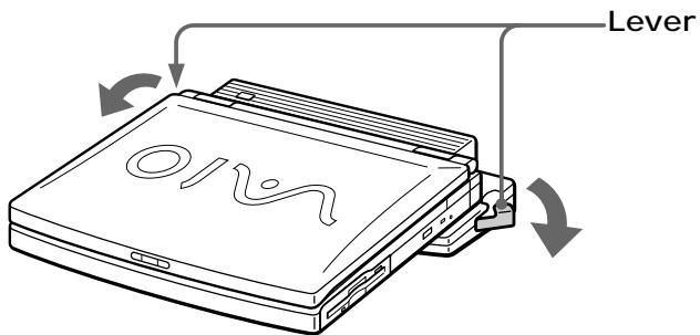 SONY PCGA-WMS5 - Disengaging notebook from port replicator - 1