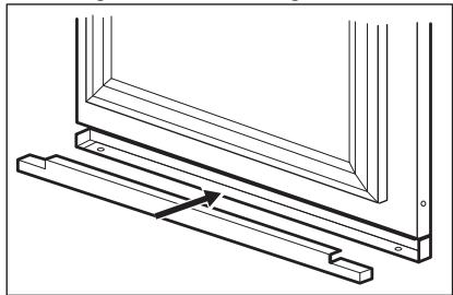 AEG-ELECTROLUX KWK884520M - Anleitung zur Montage der Ausgleichsvorrichtung am unteren Teil der Tür - 4