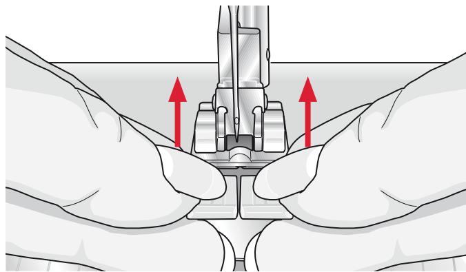 PFAFF 1070 S - Insérez le pied-de-biche - 4