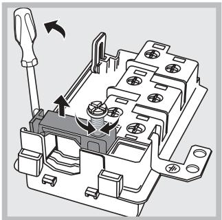 HOTPOINT MS998IXHA - Montage du câble d'alimentation - 2