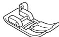 TOYOTA SUPER JEANS 34 - Installez le pied-de-biche pour zigzag ou le pied pour surfilage. - 1
