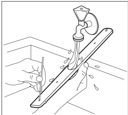 ELECTROLUX ESF6800ROW - Nettoyage du bras d'aspersion du plafond - 3