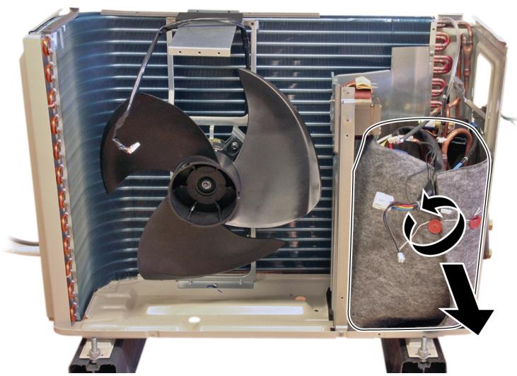 DAIKIN 4MXM68M  -  4MXM80M -  4MXS68F -  4MXS80E - Removal - 1
