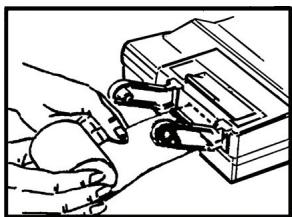 OLYMPIA CPD-512ER - Poser ou changer le rouleau de papier - 2