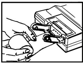 OLYMPIA CPD-512ER - Inserting or changing the paper roll - 2