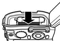 OLYMPUS TG6 - Pour-retirer la cartemémoire - 1