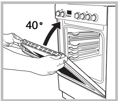 INDESIT K3C51W - Demonteren en wee merden van de ovendeur - 3