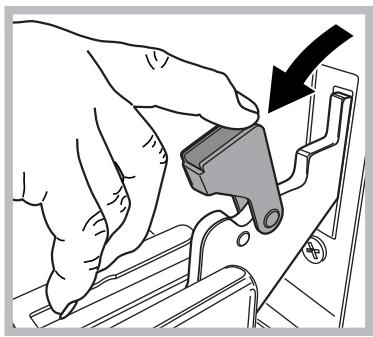 INDESIT IFW4844HBL - Removing and fitting the oven door: - 2