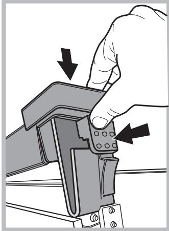 INDESIT FI53KCBIX - Removing and fitting the oven door: - 6