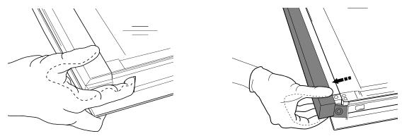 IKEA LAGAN 50416921 - Cleaning the glass - 1