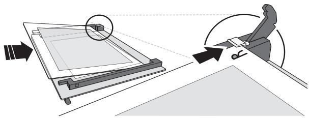 IKEA LAGAN 50416921 - Cleaning the glass - 2