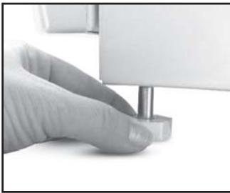 CANDY FCS201N - Hohenverstellbare Füße und Räder - 4