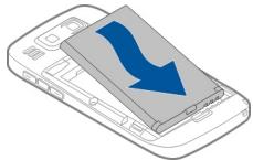 MICROSOFT LUMIA 800 - Insérer la carte SIM et la batterie - 6