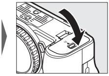NIKON Z7 - Insert the Battery and a Memory Card - 3