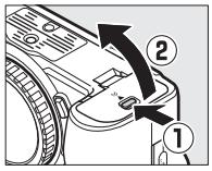 NIKON Z7 - Insert the Battery and a Memory Card - 1