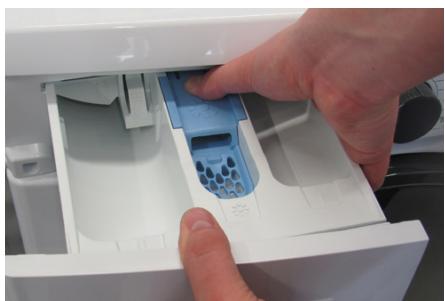 AMICA AWB510LP - Cleaning the detergent drawer (at least once a month). - 1