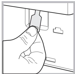 INDESIT ITWA B 61051 W - Opening the porthole door manually - 4