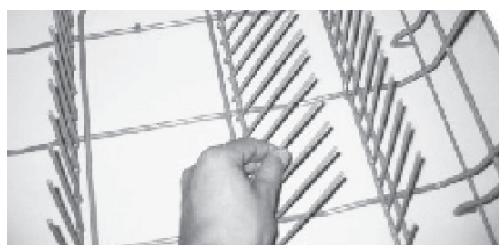 FAR LV10C49M19W - Folding back the cup shelves - 3