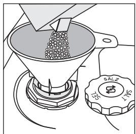 KITCHENAID KDSCM 82142 - KDSDM 82142 NE - Remplissage du réservoir à sel - 11