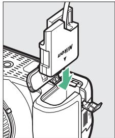 NIKON D850 - Insérez le connecteur d'alimentation ep-5a. - 1