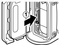 OLYMPUS TG-TRACKER - Pour-retirer la carte mémoire - 1