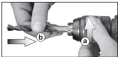 METABO SBE730 - Chucking the tool - 1