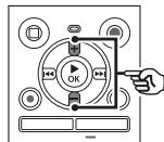 OLYMPUS WS-852 - Insertion d'une carte microSD - 3