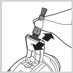 PHILIPS QG3337/15 - Kaθαρισμός του τριμερ με το βουρτοάκι (μόνο στα PT919/PT866/PT860/PT845/PT739/PT737/PT731) - 2