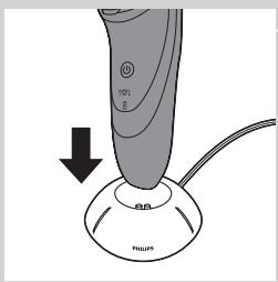 PHILIPS ONEBLADE PRO - Charge à l'aide de la base de recharge (PT866/PT739 uniquement) - 1