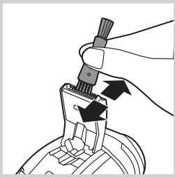 PHILIPS CLICK&STYLE S728/20 - Rengøring af trimmeren med rensebørsten (kun PT919/PT866/PT860/PT845/PT739/PT737/PT731) - 2