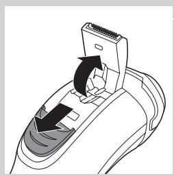 PHILIPS CLICK&STYLE S728/20 - Nettoyage de la tondeuse à l'aide de la brossette de nettoyage (PT919/PT866/PT860/PT845/PT739/PT737/PT731 uniquement) - 1