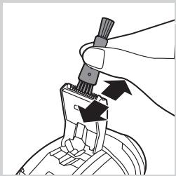 PHILIPS CLICK&STYLE S728/20 - Pulizia del rifinitore con la spazzolina per la pulizia (solo PT919/PT866/PT860/PT845/PT739/PT737/PT731) - 2