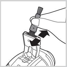 PHILIPS HC9450/15 - Trimmerin puhdistaminen puhdistusharjalla (vain mallit PT919/PT866/PT860/PT845/PT739/PT737/PT731) - 2