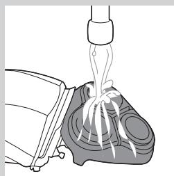 PHILIPS HC9450/15 - De scheerunit schoonmaken onder de kraan - 3