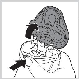 PHILIPS HC9450/15 - Rengöra skärhuvudet med rengöringsborsten - 1