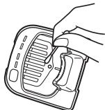 PANASONIC ER-GB80-S503 - Cleaning the self-cleaning recharger - 4