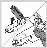 PHILIPS HC7460/15 - Removing the rechargeable shaver battery - 4