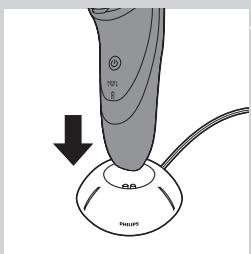 PHILIPS S5420/08 AQUATOUCH - Charging in the charging stand (AT941/AT940 only) - 1