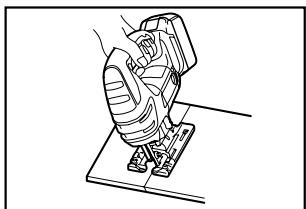 MAKITA JVO600J - Coupe en biseau - 1