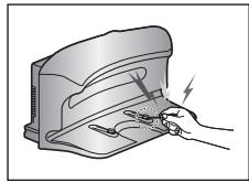 SAMSUNG SRR400 - Ne court-circuitez pas les broches de chargement à l'aide d'objets métalliques tels que des baguettes, des tournevis, etc. - 1