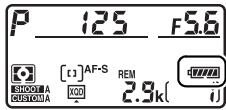NIKON D7500 - Vérifiez le niveau de charge de l'accumulateur. - 1