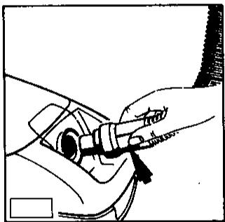 AEG-ELECTROLUX AJM 6820 JETMAXX - Brancher le flexible d'aspiration - 1