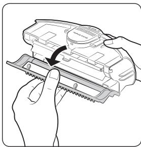 SAMSUNG SR8875 NAVIBOT - Nettoyage du réservoir de poussière - 2