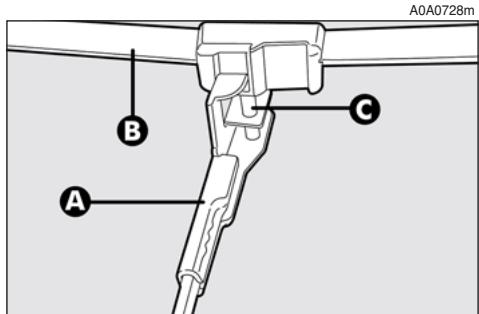 ALFA ROMEO 147 - Remplacement du balai de I'essuie-lunette (fig. 19) - 1