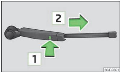 SKODA SUPERB - Remplacement du balai d'essuie-glace de la lunette arrête (Combi) - 1
