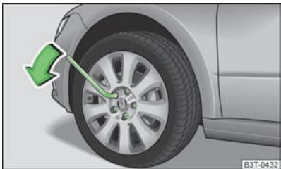 SKODA SUPERB - Desserrage et serrage des boulons de roue - 1