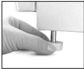 CANDY CCG6503PW - regelbare voetjes en wieltjes - 3